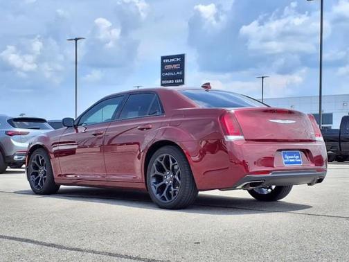 2020 Chrysler 300 Touring