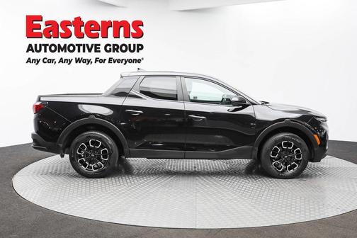 Phantom Black 2024 Hyundai SANTA CRUZ 2.5L SE