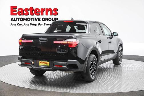 Phantom Black 2024 Hyundai SANTA CRUZ 2.5L SE