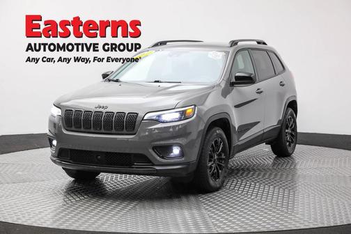 Sting Gray Clearcoat 2023 Jeep Cherokee Altitude Lux
