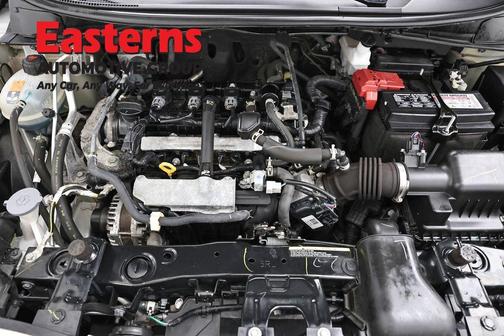 Brilliant Silver Metallic 2023 Nissan Versa 1.6 SV