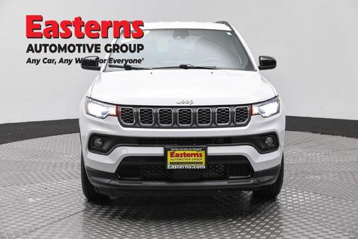 Bright White Clearcoat 2024 Jeep Compass Latitude