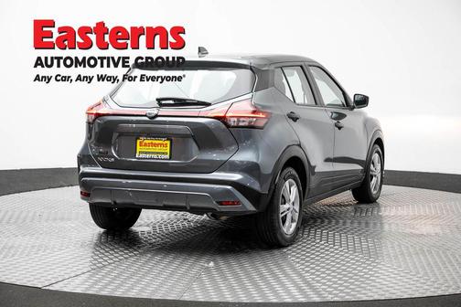 Gun Metallic 2023 Nissan Kicks S