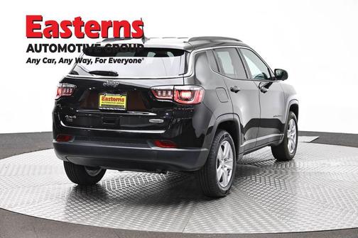 Diamond Black 2022 Jeep Compass Latitude