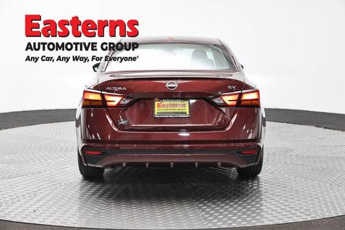 Garnet Pearl Me 2024 Nissan Altima 2.5 SV