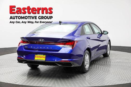 2023 Hyundai ELANTRA SE