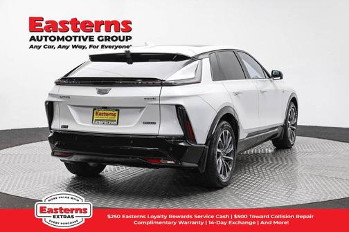 Crystal White Tri-Coat 2024 Cadillac LYRIQ Sport