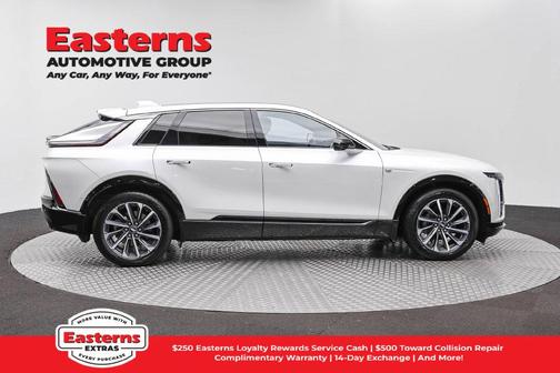 Crystal White Tri-Coat 2024 Cadillac LYRIQ Sport