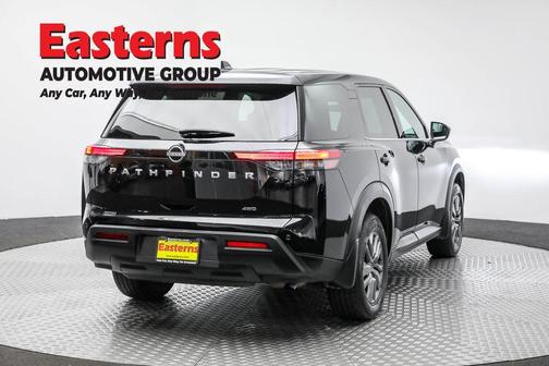 2024 Nissan Pathfinder S