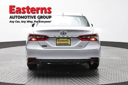 Ice 2023 Toyota Camry LE