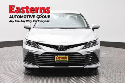 Ice 2023 Toyota Camry LE