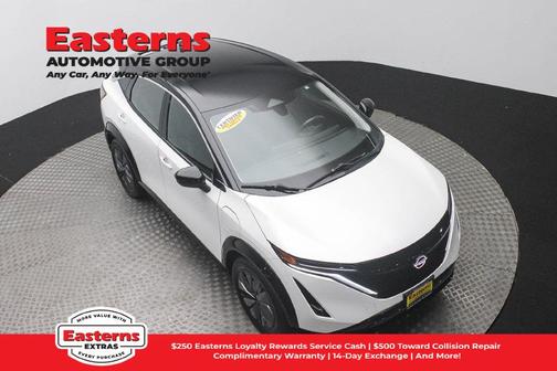 2 Tone White / Black Roof 2023 Nissan ARIYA VENTURE+