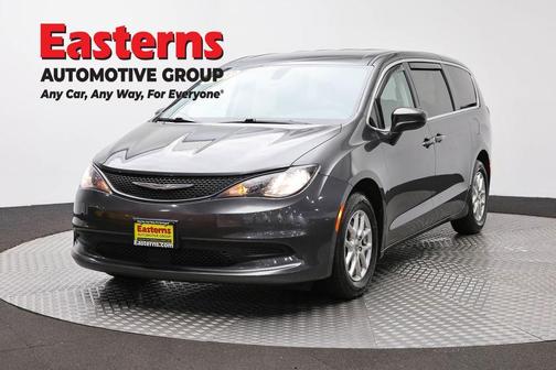 Granite Crystal Clearcoat Metallic 2022 Chrysler Voyager LX