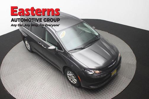 Granite Crystal Clearcoat Metallic 2022 Chrysler Voyager LX