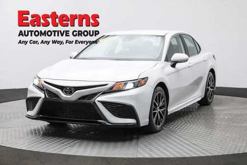 Ice 2024 Toyota Camry SE