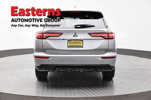 Gray 2022 Mitsubishi Outlander SE