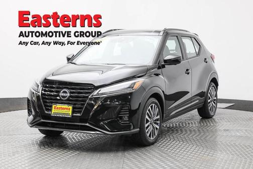 Super Black 2024 Nissan Kicks SR