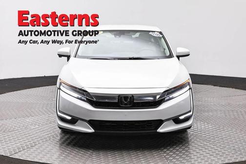 White 2018 Honda Clarity Plug-In Hybrid Base