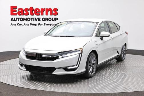 White 2018 Honda Clarity Plug-In Hybrid Base