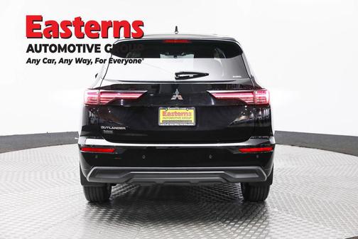 2025 Mitsubishi Outlander ES