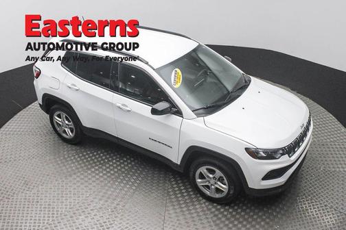 Bright White Clearcoat 2024 Jeep Compass Latitude