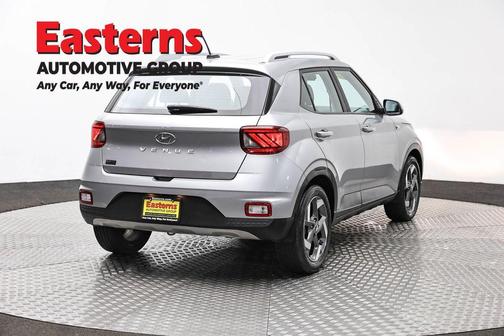 Shimmering Silver 2023 Hyundai VENUE SEL