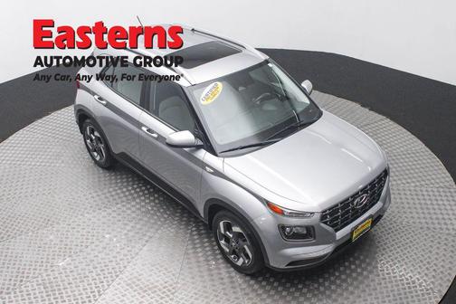 Shimmering Silver 2023 Hyundai VENUE SEL