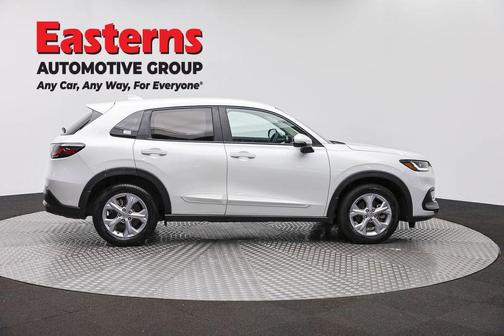 White 2024 Honda HR-V LX
