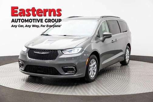 Ceramic Gray Clearcoat 2022 Chrysler Pacifica Touring-L