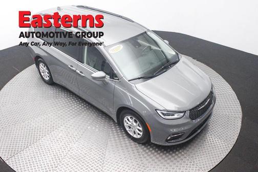 Ceramic Gray Clearcoat 2022 Chrysler Pacifica Touring-L