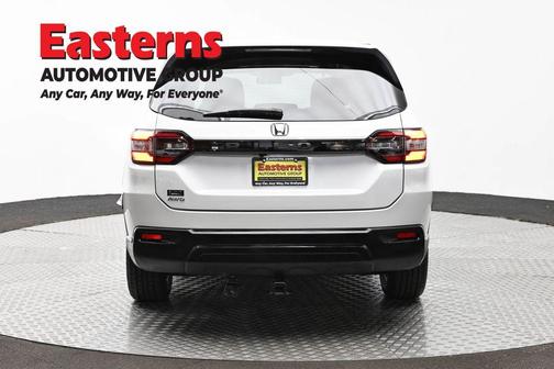 White 2023 Honda Pilot LX