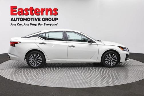 Glacier White 2025 Nissan Altima SV