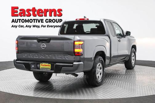 Gun Metallic 2022 Nissan Frontier S