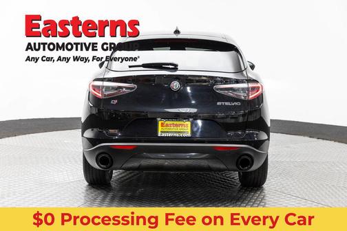Vulcano Black Metallic 2024 Alfa Romeo Stelvio Base