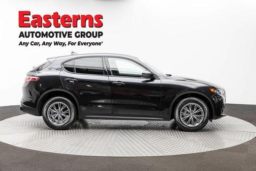 Vulcano Black Metallic 2024 Alfa Romeo Stelvio Base