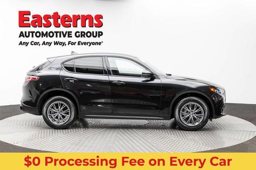 Vulcano Black Metallic 2024 Alfa Romeo Stelvio Base