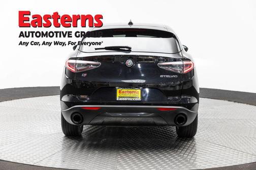 Vulcano Black Metallic 2024 Alfa Romeo Stelvio Base