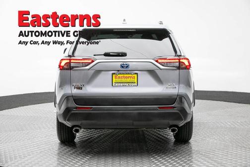 Silver Sky Metallic 2021 Toyota RAV4 Hybrid XLE