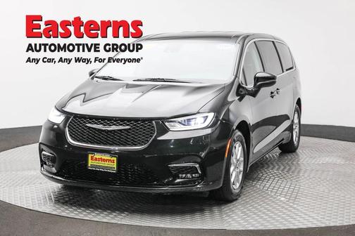 2023 Chrysler Pacifica Touring-L