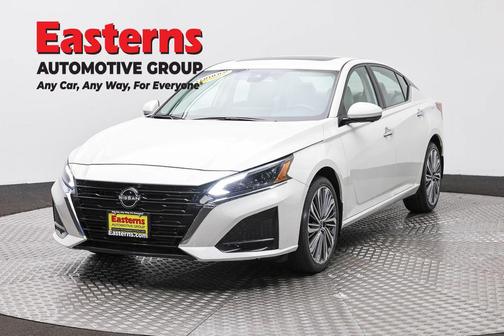 White 2023 Nissan Altima 2.5 SL