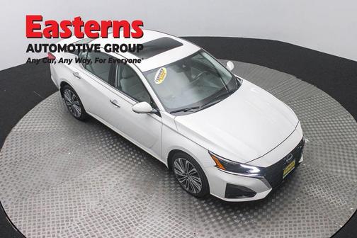 White 2023 Nissan Altima 2.5 SL