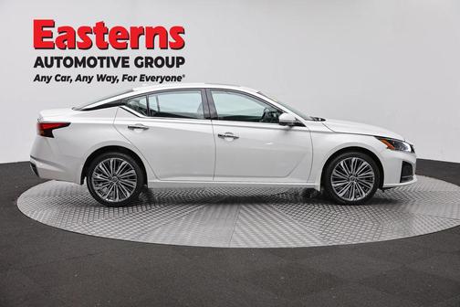 White 2023 Nissan Altima 2.5 SL
