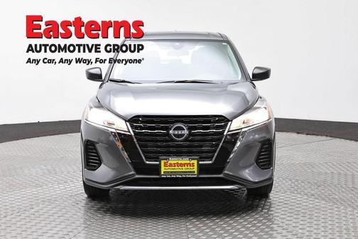 Gun Metallic 2023 Nissan Kicks S