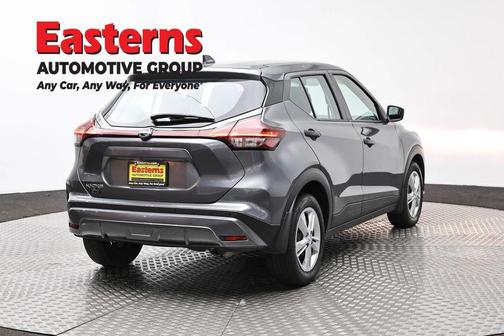 Gun Metallic 2023 Nissan Kicks S