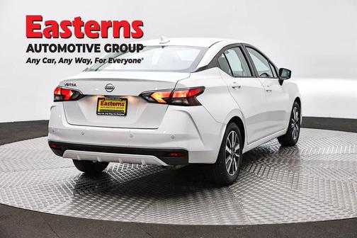 Aspen White 2025 Nissan Versa 1.6 SV