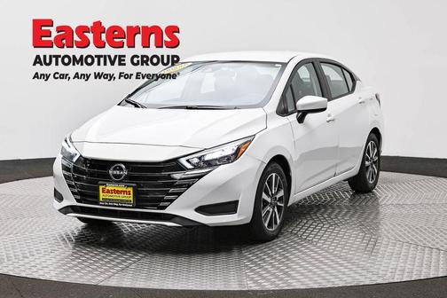 Aspen White 2025 Nissan Versa 1.6 SV