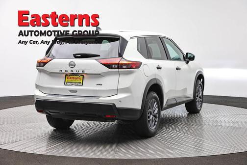 Glacier White 2024 Nissan Rogue S