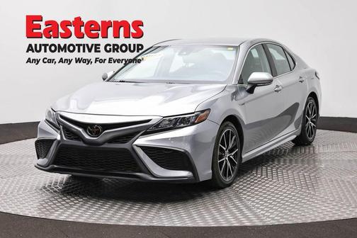 Celestial Silver Metallic 2024 Toyota Camry SE