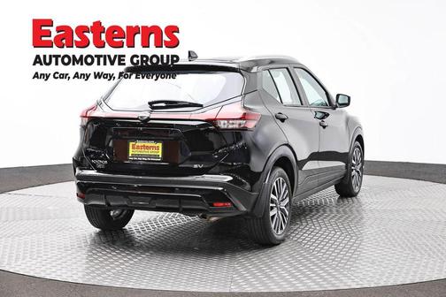 Super Black 2023 Nissan Kicks SV