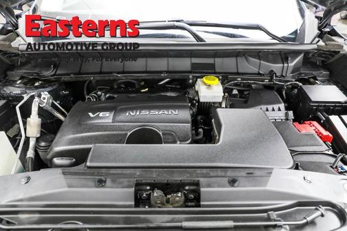 2022 Nissan Pathfinder SV